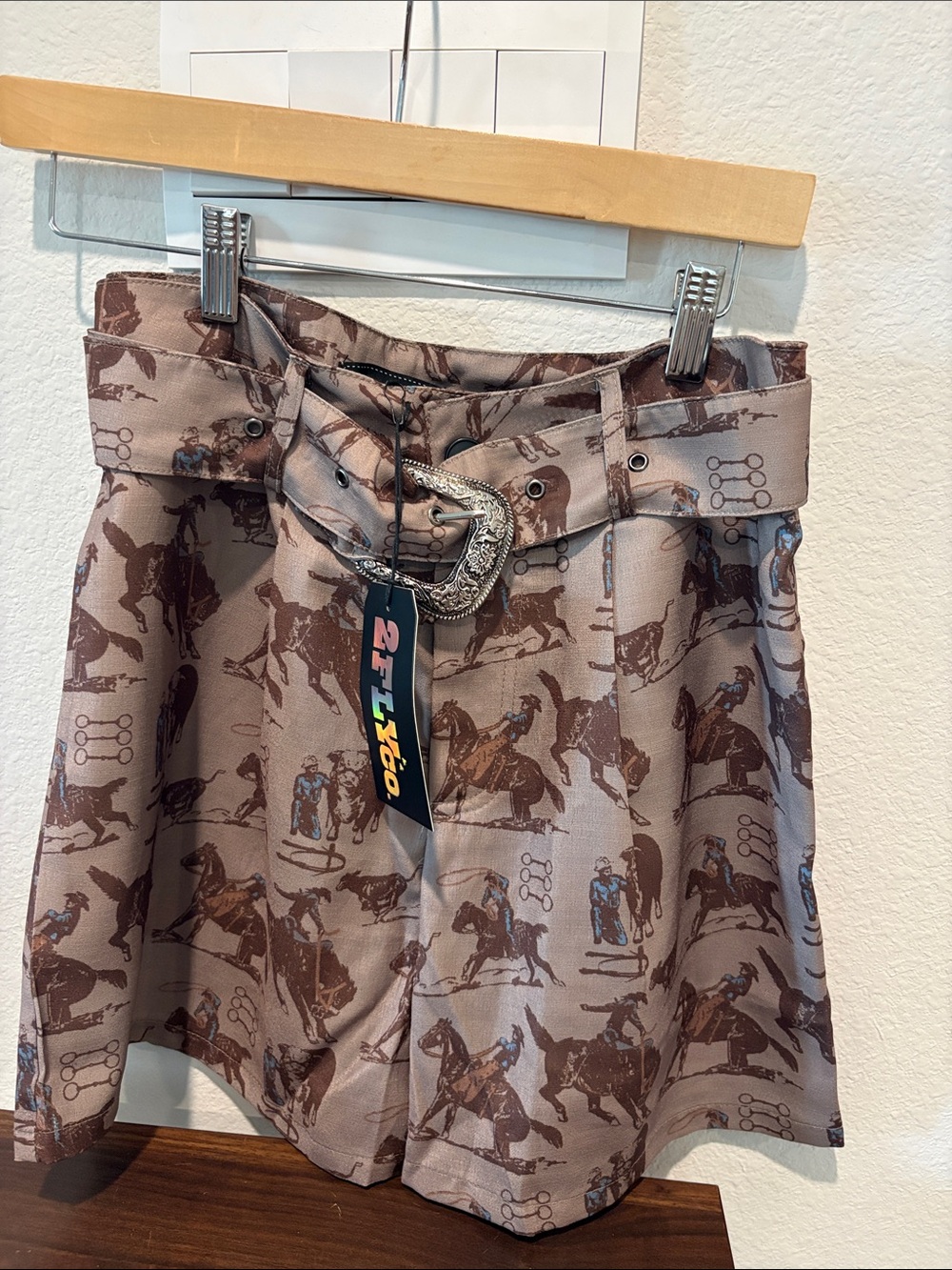 Retro Cowboy Print Women's Shorts with Decorative Belt